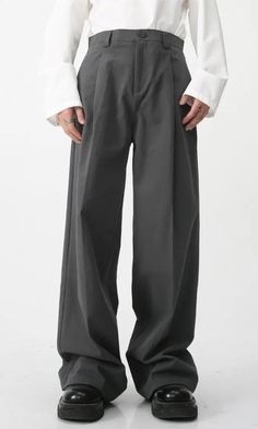 Introducing a style staple for the modern-day soft boy—high-waisted pants that marry comfort and flair. Available in shades like green, pink, and black, these trousers offer a versatile color palette to fit your mood. The high waistline elongates your frame, while the zip and button fastening ensure a snug, adjustable fit. Men's pants Soft boy aesthetic High waist Zip & button fastening 4 pockets Wide leg Baggy Dark Academia Dresses, High Waist Baggy Pants, Soft Boy Aesthetic, Bday Dinner, Dinner Aesthetic, Streetwear Grunge, Aesthetic Clothing Stores, Like Green, Soft Boy