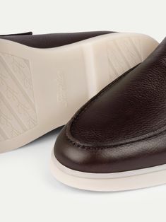 These Aurélien City Loafers Brown with White/ Light Sole for Men Size 8/8.5 symbolize Mediterranean style and ultimate comfort. A combination of traditional details and a contemporary twist. This model is made in  Leather. The  Shoes are made entirely by hand in Italy. For exclusive, luxurious and handmade Italian Shoes you've come to the right place at Aurélien! Luxury Brown Loafers With Contrast Sole, Brown Moccasins With Contrast Sole For Formal Occasions, Formal Brown Moccasins With Contrast Sole, Classic Brown Moccasins With Contrast Sole, Luxury Wingtip Moccasins With Textured Sole, Classic Leather Moccasins With Contrast Sole, Business Moccasins With Contrast Sole And Plain Toe, Formal Moccasins With Contrast Sole, Classic Moccasins With Contrast Sole And Moc Toe