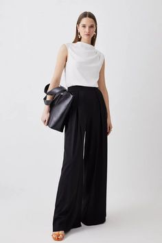 Pleat Detail Wide Leg Pants Office Workwear Women, Placement Outfits, Fashionable Workwear, Elevated Workwear, Workwear Outfits, Polished Aesthetic, Workwear Wardrobe, Style Staples, Branded Outfits