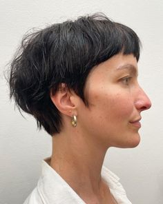 Micro Bob Haircut With Bangs, Short With Undercut, Short Choppy Haircuts With Bangs, Razor Pixie Haircut, Piecy Pixie Haircut, Pixie Haircut Bangs, "wixie" Haircut, 2023 Pixie Cuts, 2023 Pixie Hair Trends