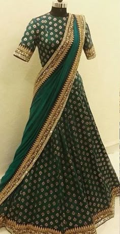 Pinterest: @pawank90 Sukienki Maksi, Lehenga Saree Design, Lehnga Dress, Half Saree Designs, Long Dress Design, Red Lehenga, Indian Gowns Dresses, Indian Lehenga