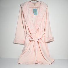 Soft Pink Hooded Bedhead Pajamas Robe, Size S / M (Small To Medium). 50% Cotton / 50% Polyester. Machine Wash Warm / Cold. The Softest Bath / Sleepwear Robe I Have Ever Felt, Super Soft. Color Is A Beautiful And Soothing Soft Pink. Super Soft Plush Details At The Hood, Collar, And Sleeves (Not Fully Plush Lined, Only The Trim). Conditions Is New With Tags; However, The Hang Tag Does Have A Crease In It. Winter Cotton Sleepwear For Relaxation, Cotton Winter Sleepwear, Fleece Sleepwear For Winter Lounging, Winter Fleece Sleepwear For Lounging, Cozy Fleece Hooded Sleepwear, Cozy Hooded Fleece Sleepwear, Hooded Fleece Sleepwear For Loungewear, Hooded Fleece Sleepwear For Sleepover, Hooded Fleece Sleepwear