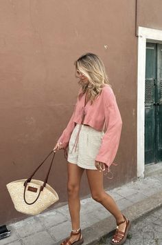 Belgium Summer Outfits, Summer Outfit Casual Simple, Summer Outfits Size 12, Spring Italy Outfits, Soft Summer Outfits Inspiration, Looks Vintage