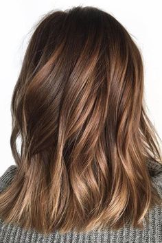 Brown Shoulder Length Hair, Honey Brown Hair, Brunette Balayage, Tortoise Shell Hair, Brunette Balayage Hair, Shoulder Length Hair Cuts, Balayage Brunette, Brown Blonde Hair