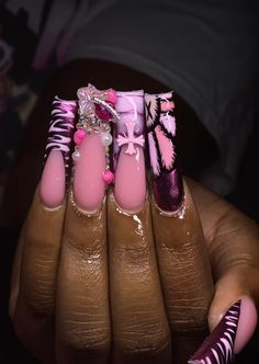 Nails Art Christmas, Best Christmas Nails, Nails Freestyle, Christmas Nails Art, Nail Art Designs 2023, Hard Nails, Drip Nails, Colored Acrylic Nails