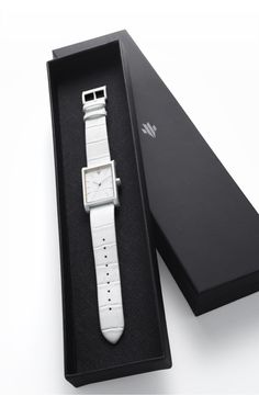 VIEREN White Croc leather watch packaging with luxury vegan leather watch tray and box set Rectangular Watch, Watch Packaging, Exclusive Packaging, Swiss Automatic Watches, Swiss Luxury, Mens Watches Leather, Swiss Made Watches, Croc Leather, Luxury Timepieces