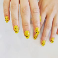 Simple Smiley Modern Nail Designs Fashion Nail Designs, Keep Smiling, Manicure Set, Fabulous Fashion