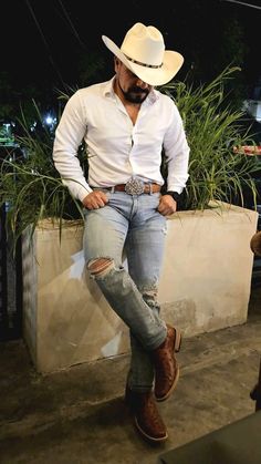 Texan Outfit Man, Men’s Vaquero Outfit, Denim Western Shirt Outfit Men, Man Wearing Cowboy Hat, Cowboy Outfit Men, Men’s Cowboy Boots Fashion, Cowboy Outfit For Men, Mens Western Wear, Ripped Body