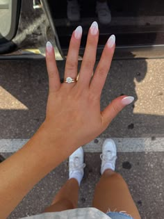 Almond shaped - Dainty french style - Solitaire round gold ring Mail Designs Almond Shape, Simple Nail Trends 2023, Classy Dip Nails Almond, Pretty Dainty Nails, Dainty Almond Acrylic Nails, Dainty Gel Nails, Summer Nails Short Almond Shape, Neutral Base Nails, Engagement Nails Almond Shape