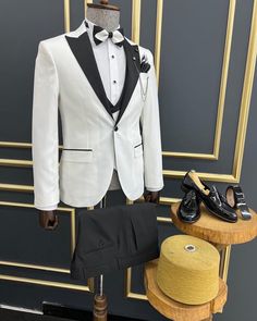 Tailored White Suit For Summer, White Tailored Suit For Summer, Casual Tailored White Suits, Tailored White Summer Suit, Casual White Tailored Suit, White Suits For Spring, Casual White Suits, Peak Lapel Tuxedo, Tuxedo Colors