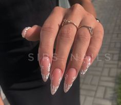 Lace Almond Nails, Lace Wedding Nails, Bridal Nails Designs, Romantic Nails, Vintage Nails, Vibrant Nails, Her Nails, Classy Acrylic Nails, Bride Nails