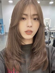 Winter Hair Color Ideas, Korean Hair Color, Korean Winter, Hair Upstyles, Bangs With Medium Hair