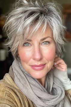 Choppy Messy Short Hair, Short Razor Haircuts, Elegant Short Hairstyles, 40 Hairstyles, Sandy Hair, 60 Hairstyles, Medium Shag Haircuts, Going Grey