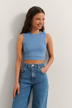 Crop Tank Top Outfit, Blue Crop Top Outfit, Cropped Tank Top Outfit, Blue Tank Top Outfit, Basic Top Outfit, Blue Tshirt Outfit, Tank Tops Outfit, Blue Top Outfit