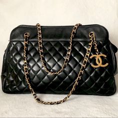 Reposhing This Item I Purchased From @Couture_nina. Loved It, But Ready To Rotate For Something New. Questions? Leave A Comment Below! Diamond Stitch, Chanel Bags, Chanel Bag, Something New, Chanel, Bag Lady, Shoulder Bag, Couture, Gold