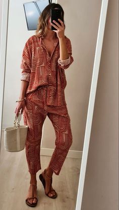 Outfit Inspiration Women, Couture Tops, Cute Comfy Outfits, Vogue Fashion, Curvy Outfits, Cute Summer Outfits, Looks Style, Batik, Look Fashion