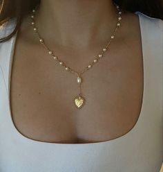 Jewelry Gold Aesthetic, Wishlist Items Aesthetic, Vintage Accessories Aesthetic, Vintage Jewellery Aesthetic, Necklace Layering Ideas Gold, Vintage Necklace Aesthetic, Cute Necklaces Aesthetic, Vintage Jewelry Aesthetic