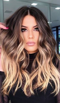 Dark Chocolate Brown Hair With Blonde Highlights, Balayage Hair Brunette With Bangs, Dark Top Blonde Bottom Hair, Chocolate Brown Blonde Balayage, Dark To Blonde Ombre Hair, Fun Hair Color Ideas For Brunettes Ombre, Chocolate Brown And Blonde Hair, Chocolate Blonde Balayage, Chocolate And Blonde Hair