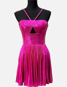 Chic Knee-length Homecoming Mini Dress, Mini Dress For Homecoming Party Season, Pink Mini Dress With Fitted Bodice For Party Season, Fitted Midi Dress For Summer Homecoming, Party Mini Dress With Fitted Bodice, Knee-length, Party Season Mini Dress With Fitted Bodice, Knee-length Mini Dress For Homecoming, Dress Quinceanera, Metallic Shorts