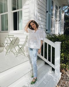 Julia Berolzheimer Outfits, Manolo Blahnik Boots, Julia Berolzheimer, Agolde Jeans, Personal Style Inspiration, Velvet Shoes, Mother Jeans, Gal Meets Glam, Citizens Of Humanity Jeans