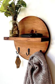 Circle Key hook shelf for the wall. 11 inch diameter with 3 hooks. Key Wallet Holder Entryway, Mirror Key Holder Entryway, Mail And Key Holder Entryway, Key Holder Entryway Ideas, Wooden Key Holder Diy, Diy Coat Hook Shelf, Key Rack Ideas Entryway, Key Hook Ideas, Entryway Key Holder Ideas