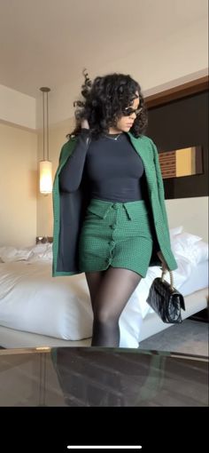 Skirt Suit Black Women, Realtor Outfits Black Women, Office Baddie Aesthetic, Baddie Office Outfits Black Women, Elegant Outfits Black Women, Corporate Attire Women Skirt, Museum Outfit Black Women, Corporate Baddie Black Women