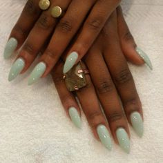 Nail design green pastel color Solid Color Nails Black Skin, Green Nails On Black Skin, Black Skin Nail Color, Solid Green Acrylic Nails, Pretty Solid Color Nails, February Gel Nail Colors, Nail Colors On Brown Skin, Nail Solid Colors, Nail Color On Dark Skin