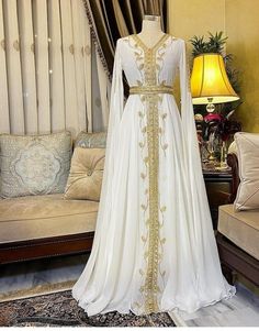 Luxury White Bohemian Kaftan, Festive White Floor-length Kaftan, Elegant White V-neck Kaftan, White Caftan, White V-neck Embellished Kaftan, Kaftan Wedding, White Maxi-length Kaftan With Floral Embroidery, African Kaftan, Moroccan Kaftan