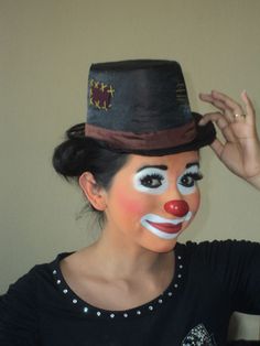 Clown Make Up Karneval, Soft Clown Makeup, Happy Clown Makeup, Mime Face, Auguste Clown, Clown Halloween Costumes, Makeup Humor, Makeup Supplies