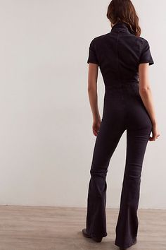 Flare Jumpsuit, Denim Wash, Stretch Denim, Amazing Women, Boho Outfits, New Outfits, Free People, Zip Ups, Vintage Inspired