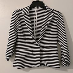 Never Worn Trendy Striped Fitted Outerwear, Black Spring Blazer For Day Out, Striped Blazer, Colored Blazer, Suit Jackets, Papaya, Blazer Suit, Suit Jacket, Jackets & Coats