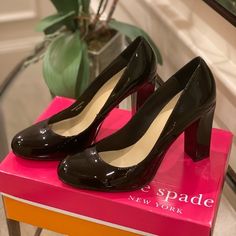 Nwt Kate Spade Pumps Collection: Monica Style: Pump Color: Black Material: Patent Leather Heel: 4” Size: 8.5 M Monica Style, Kate Spade Heels, Platform Pumps Heels, Black Patent Pumps, Bow Pumps, Kitten Heel Sandals, Patent Heels, Peep Toe Shoes, Kate Spade Shoes