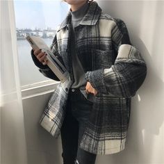 Plaid Winter Jacket, Oversized Plaid Shirts, Aesthetic Clothing Stores, Outfit Look, Look Vintage, Plaid Jacket, 가을 패션, Mode Inspiration, 70s Fashion