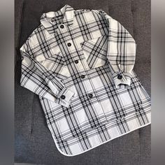 Zara Oversized Plaid Flannel Overshirt [Last One] (Price Is Firm - Sold Out On Zara Official Site) - Size: Xs - Materials: 68% Polyester 32% Viscose. - Overshirt With Lapel Collar And Long Sleeves. - Front Patch Pockets. - Asymmetric Hem With Side Vents. - Front Button Closure. - Measurements: + Front Length: 29 Inches + Back Length: 31 Inches + Chest: 23,5 Inches + Shoulder: 12 Inches + Arm: 16 Inches White Relaxed Fit Cotton Shacket, White Cotton Shacket With Relaxed Fit, Oversized Winter Flannel Shirt For Streetwear, Oversized Flannel Shirt For Winter Streetwear, White Cotton Casual Shacket, Oversized Plaid Tops For Work, Casual Plaid Shacket For Streetwear, White Cotton Button-up Shacket, Oversized Long Sleeve Flannel Shirt With Pockets