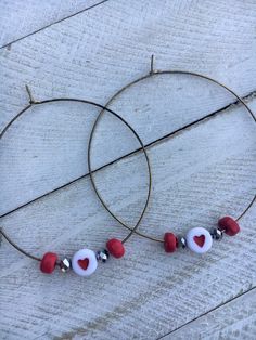 Handmade antique bronze nickel free hoops with sparkle silver, red and heart beads. Beaded Heart, Dainty Hoop Earrings, Valentines Earrings, Heart Hoop Earrings, Earrings Heart, Earrings Diy, Valentines Jewelry, Heart Beads, Jewelry Earrings Hoops