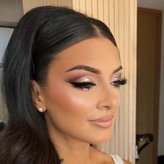 Rose Gold Eye Makeup Wedding, Bride Makeup Winged Eyeliner, Bronze Full Glam Makeup, Bride Makeup Full Glam, Bridal Full Glam Makeup, Bride Soft Glam Makeup, Sparkly Wedding Makeup, Full Glam Makeup Looks Glitter, Full Glam Prom Makeup