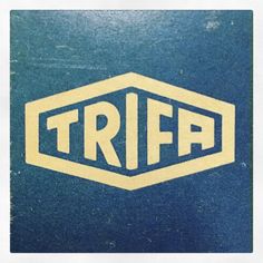 a blue and yellow box with the word triff on it