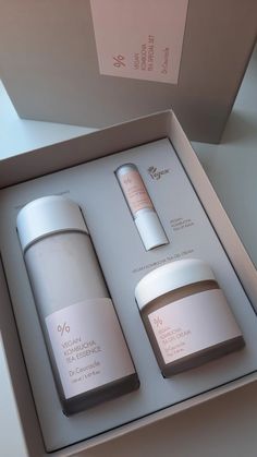 K Skincare Aesthetic, K Beauty Products Aesthetic, Fresh Kombucha Essence, Kbeauty Korean Skincare Aesthetic, Dr Ceuracle, Slincare Girl Aesthetic, Korean Skin Care Secrets, Kombucha Tea, Sephora Skin Care