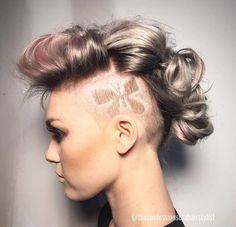 long hair mohawk with undercuts Long Hair Mohawk, Faux Mohawk, Mohawk Updo, Half Shaved Head, Shaved Hair Women, Half Shaved Hair, Half Shaved, Extra Long Hair, Mohawk Braid