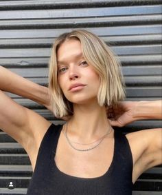 Kort Bob, Blonde Bob Haircut, Short Blonde Bobs, Chin Length Bob, Chin Length Hair, Hair Inspiration Short, Haircut Inspiration, Trending Haircuts, Short Blonde