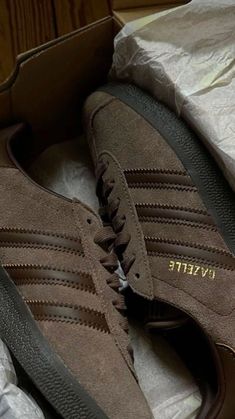 Brown Adidas, Dr Shoes, Aesthetic Shoes, Fall Shoes, Pretty Shoes, Dream Shoes