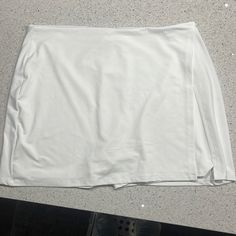 Glaassons Tennis/Workout Skirt With Slit. New With Tags And Never Worn. Size 16 But Fits More Like An Xl Workout Skirt, Tennis Workout, Tennis Skirt, Fitted Skirt, Size 16, Tennis, Womens Skirt, Color White, Skirt