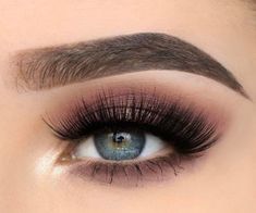 beauty Trucco Smokey Eye, Wedding Makeup Blue, Ash Brown, Dipbrow, Natural Eye Makeup, Blue Makeup, Makeup Goals, Blue Eye Makeup