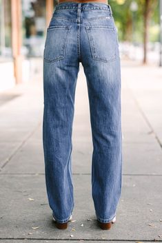 We love these jeans so much! They are just so trendy and casual! The distressing is very trendy and we love that boyfriend cut. These high waisted jeans are going to be an easy go to for any casual fall or winter day! These jeans feature distressing, multi-button front closure, a high waist, and a boyfriend cut. Material has no amount of stretch.Cindy is wearing the size 1. High Rise Boyfriend Jeans, Easy Go, Boyfriend Cut, Mint Julep Boutique, A Boyfriend, High Waisted Jeans, Model Fits, Easy Going, Winter Day