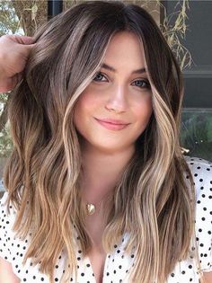 Partial Blonde Highlights, Brunette With Blonde Highlights, Rambut Brunette, Short Brown Hair, Brown Hair With Blonde Highlights, Brown Hair Balayage, Balayage Brunette