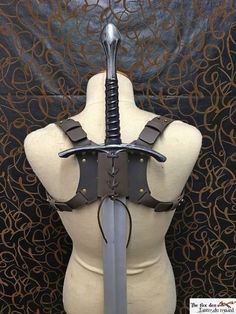 Back Scabbard, Pretty Knives, Fantasy Clothing, Fantasy Fashion, Cosplay Outfits, Gothic Lolita, Character Outfits, Costume Design, Captain America