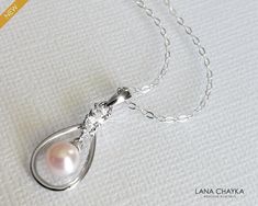 Feminine Silver Pearl Necklace For Wedding, Elegant Pink Pearl Necklace For Anniversary, Feminine Pendant Necklace For Wedding, Elegant Pink Bridal Necklace For Wedding, Feminine Wedding Pendant Necklace, Pink Elegant Bridal Necklace, Delicate Pink Pearl Necklace For Wedding, Feminine Pink Pearl Necklace For Wedding, Feminine Sterling Silver Necklace For Wedding