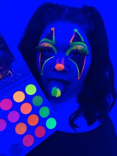 Neon Halloween Makeup Easy, Clown Makeup Neon, Neon Clown Costume, Halloween Neon Makeup, Neon Clown Makeup, Neon Clown, Clown Face Paint, Halloween Makeup Clown