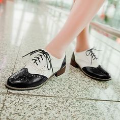 Category:Oxfords,Flats; Upper Materials:Faux Leather; Embellishment:Lace-up; Season:Spring,Fall,Winter; Heel Type:Flat Heel; Gender:Women's; Size Suggestion:standard size, select your usual size; Toe Shape:Round Toe; Style:Minimalism,Elegant,Casual; Heel Height(inch):<1; Outsole Materials:Rubber; Occasion:Party,Daily,Office; Pattern:Solid Color,Color Block; Listing Date:11/20/2023; Production mode:External procurement; 2024 Trends:Brogue,Plus Size,Vintage Shoes; Size chart date source:Provided b Oxford Shoes Heels, Women Brogues, Oxford Shoes Outfit, Womens Low Heels, Preppy Shoes, Low Heel Pumps, Girls Heels, Oxford Heels, Brogue Shoes