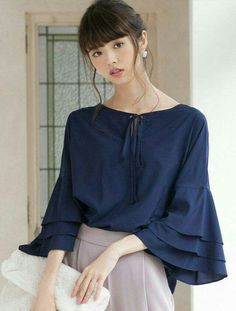 Manset Lengan, Style Parisienne, Blouse Material, Clothing Ideas, Blue Blouse, Fashion Details, Blouse Top